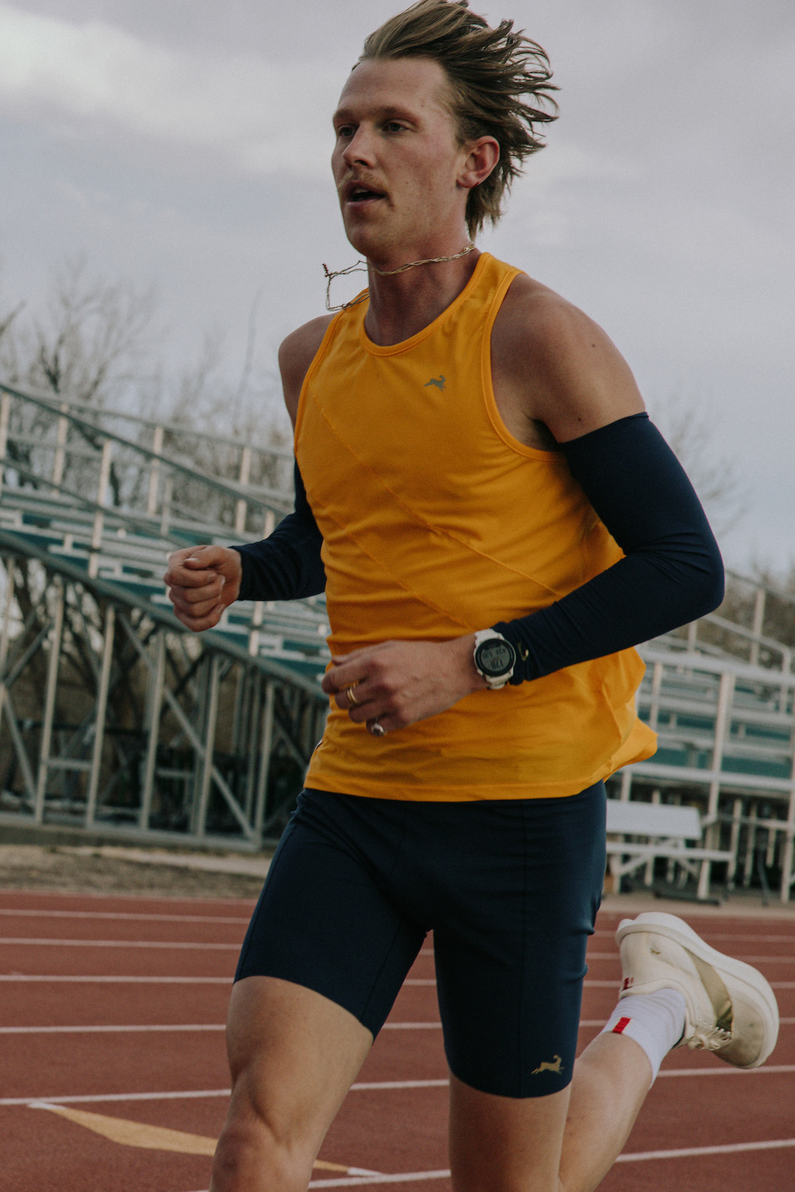 tracksmith トラックスミス タンクトップ タイツセット 美品 tracksmith トラックスミス タンクトップ タイツセット 美品